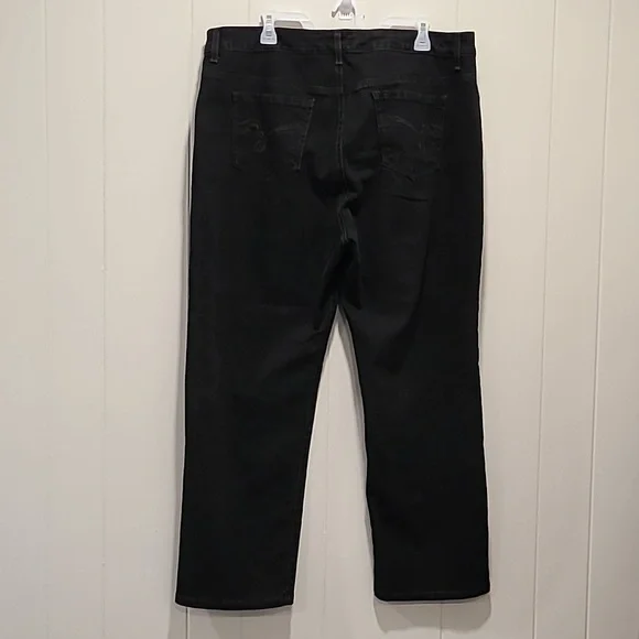 SALE!! Bandolino Jeans - Picture 8 of 11